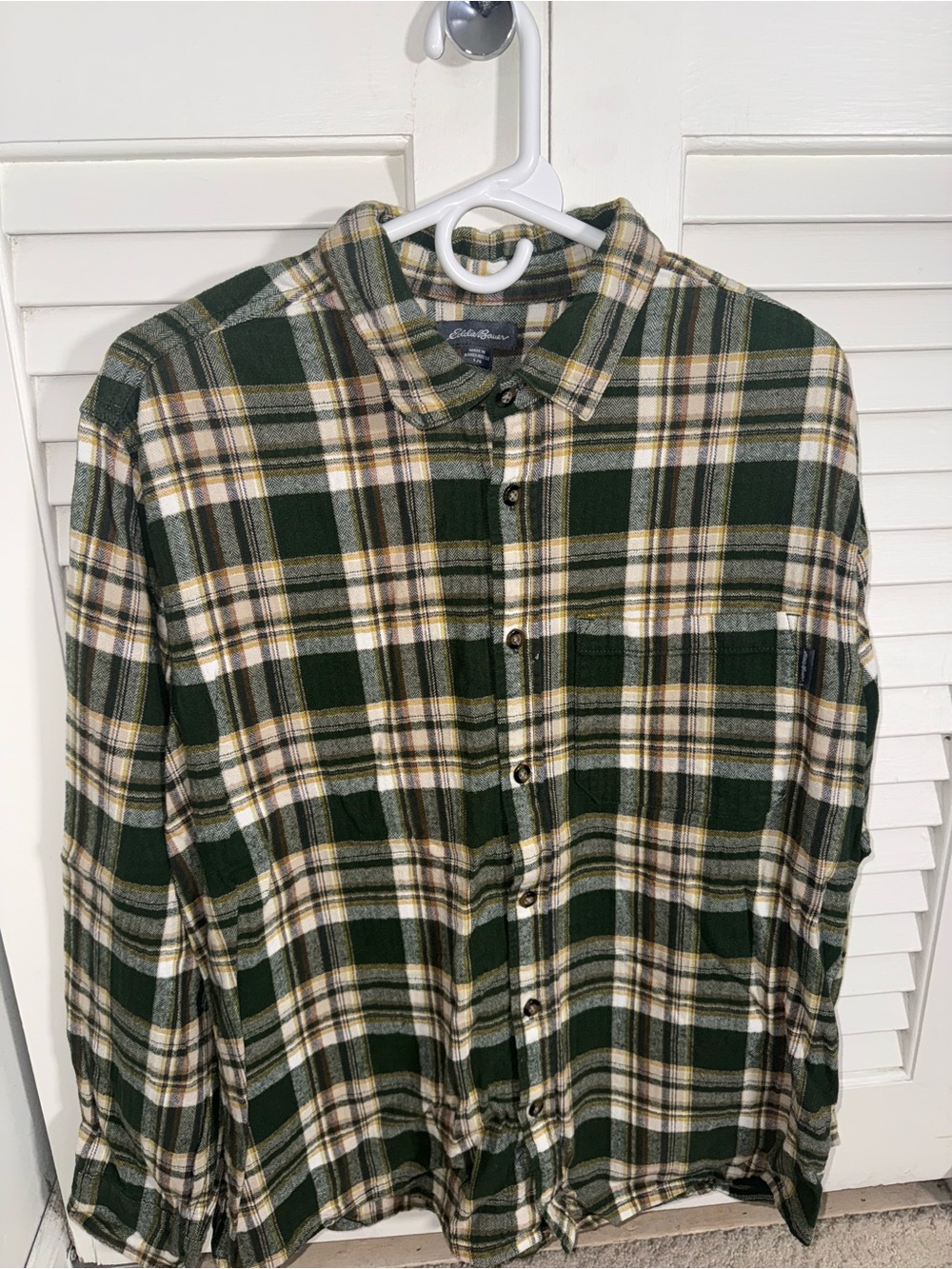 Eddie Bauer Men's Green Plaid Button-Up Flannel Shirt- Large